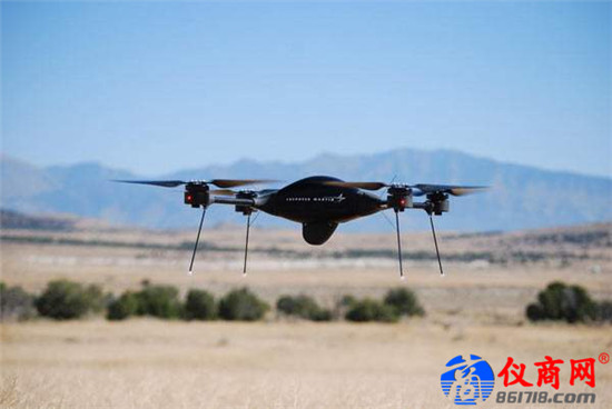 四旋翼無(wú)人機(jī)進(jìn)行激光充能測(cè)試