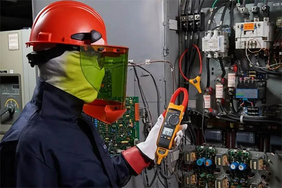 Fluke 376FC鉗型表特浪涌電流測(cè)試