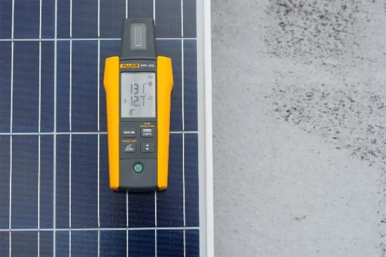 測量其電氣特性